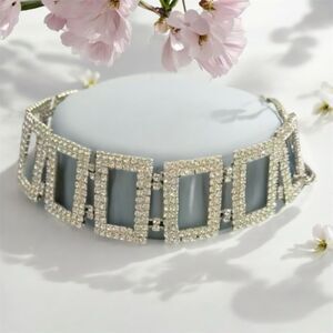 Rhinestone Collar Necklace – 11 Inches with 7-Inch Extender